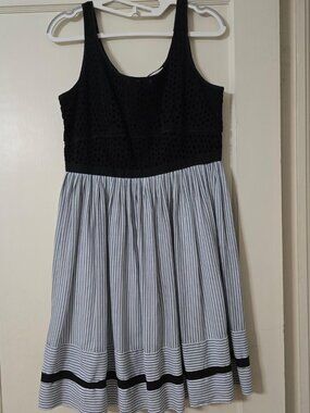 8 LOFT Lined Sleeveless Dress BL Eyelet Lace Bodice Blue & White Skirt Back Zip